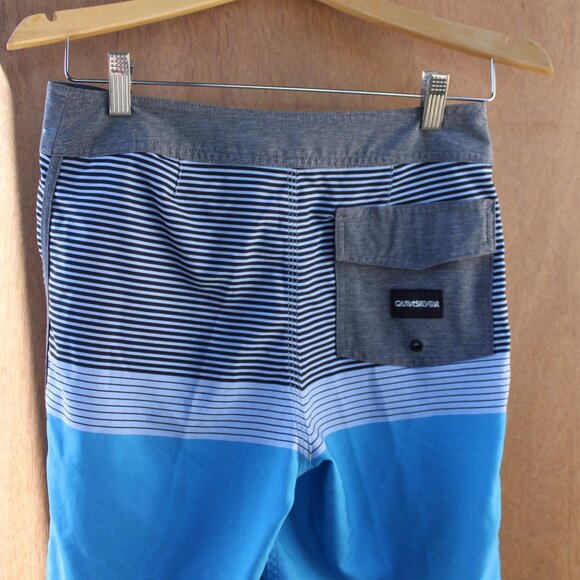 Quiksilver Board Shorts Men’s 29 Blue Gray Stripe Swim Trunks Surf Beachwear - Picture 4 of 4